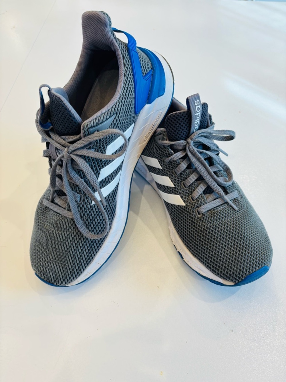 Adidas Questar Ride Running Shoes Men’s size 8 in gray & white